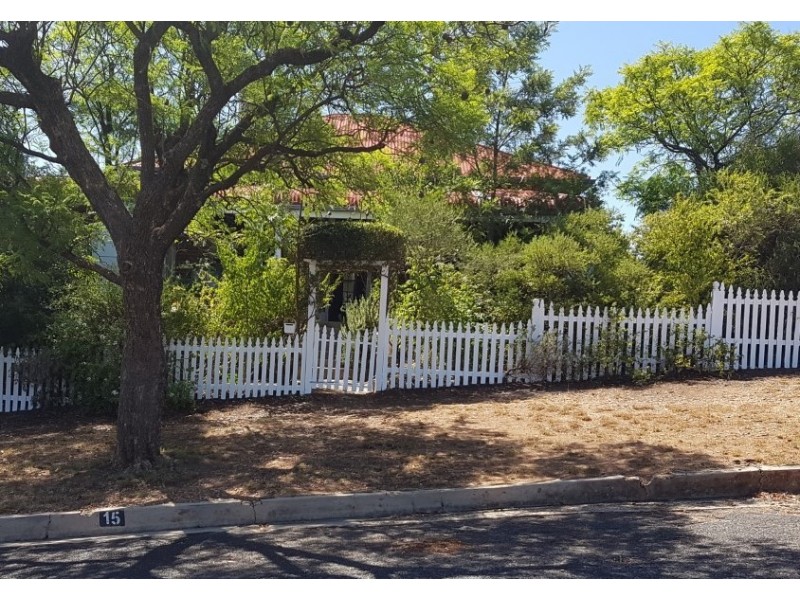15 Hill Street, Parkes NSW 2870
