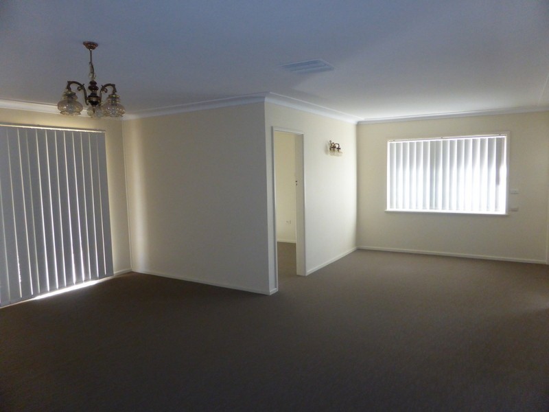 28 Carrington Street, Parkes NSW 2870