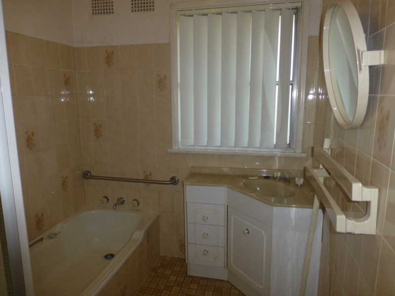 28 Carrington Street, Parkes NSW 2870