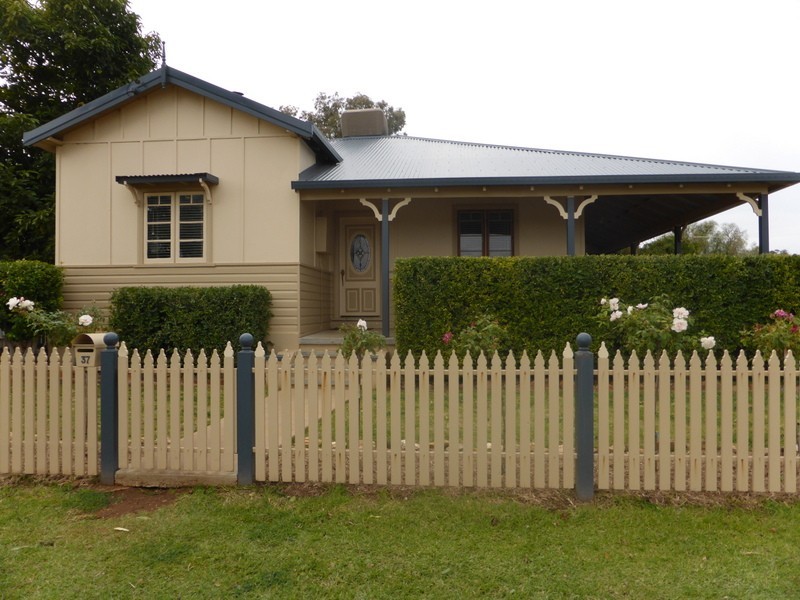 37A Albert Street, Parkes NSW 2870