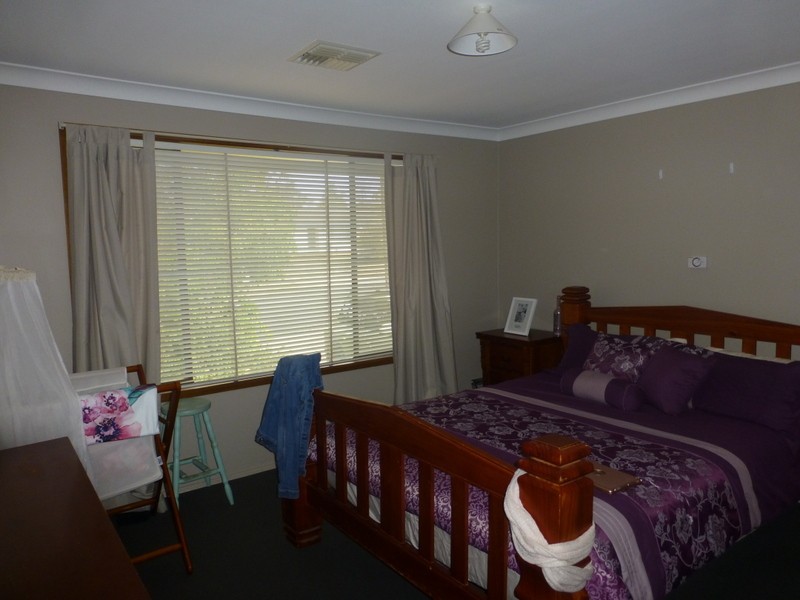 30 Barton Street, Parkes NSW 2870