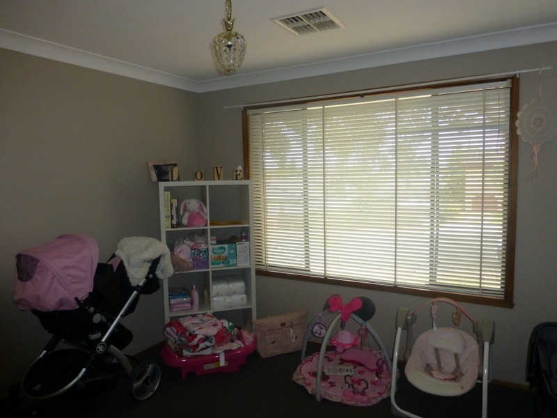30 Barton Street, Parkes NSW 2870