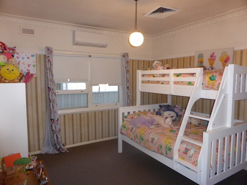 3 Captain Wilson Avenue, Parkes NSW 2870