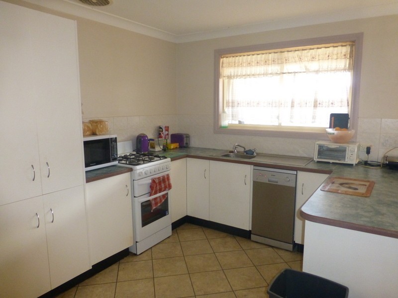 8 Ebelina Crescent, Parkes NSW 2870