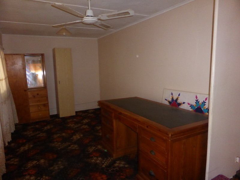 4 Orange Street, Parkes NSW 2870