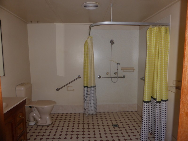 4 Orange Street, Parkes NSW 2870