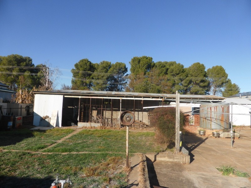 4 Orange Street, Parkes NSW 2870