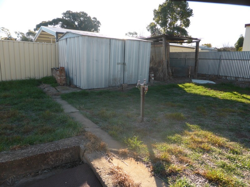 4 Orange Street, Parkes NSW 2870