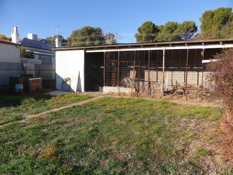 4 Orange Street, Parkes NSW 2870