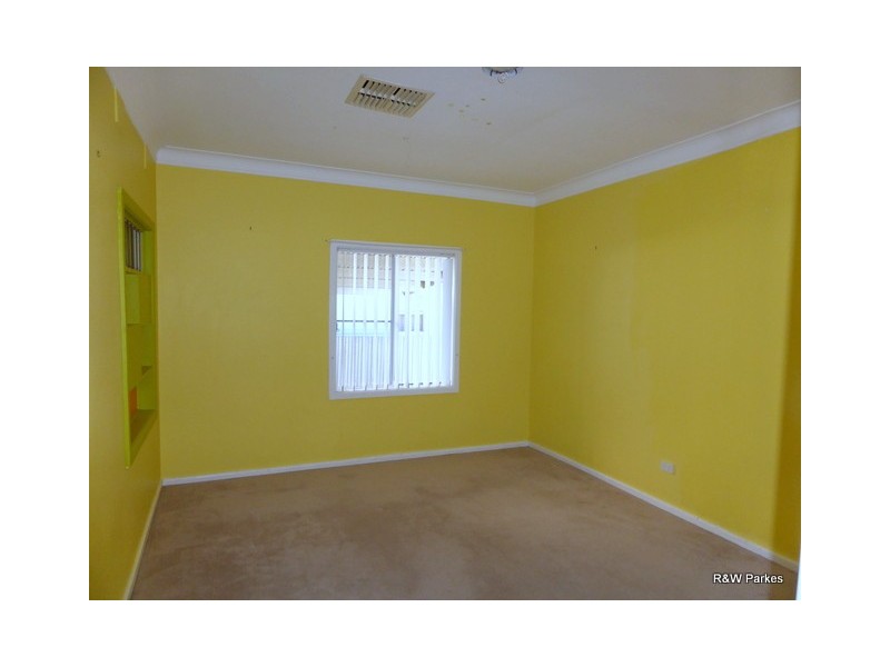 28 Pearce Street, Parkes NSW 2870