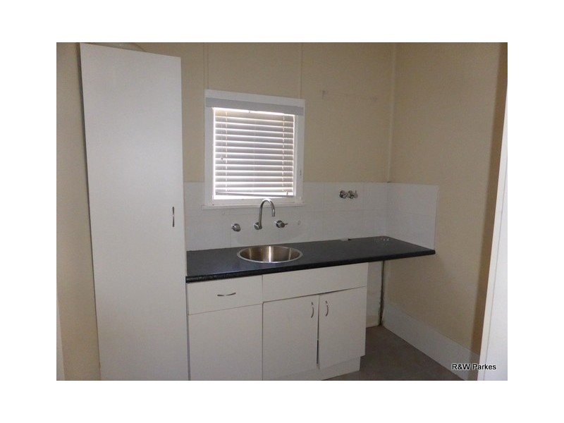 28 Pearce Street, Parkes NSW 2870