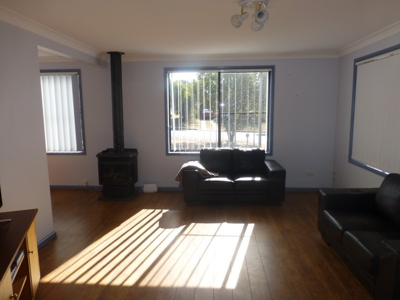 7 Bowditch Crescent, Parkes NSW 2870