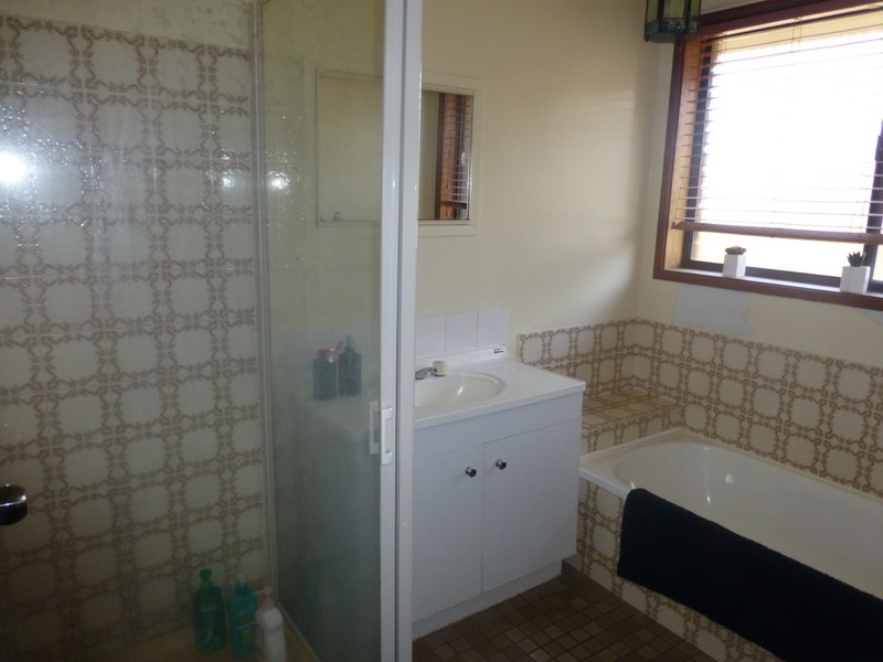 7 Bowditch Crescent, Parkes NSW 2870