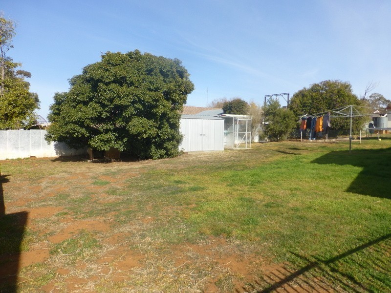 7 Bowditch Crescent, Parkes NSW 2870