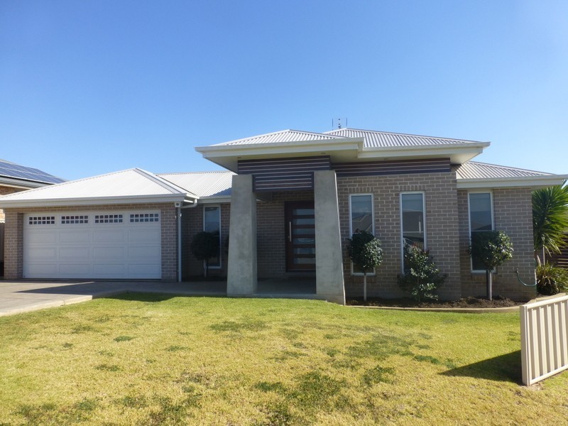 27 Alder Avenue, Parkes NSW 2870