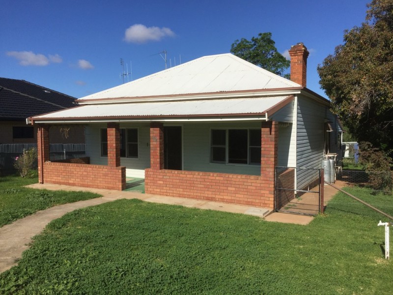 15 Goobang Street, Parkes NSW 2870