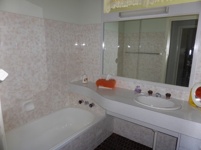 122-124 Victoria Street, Parkes NSW 2870