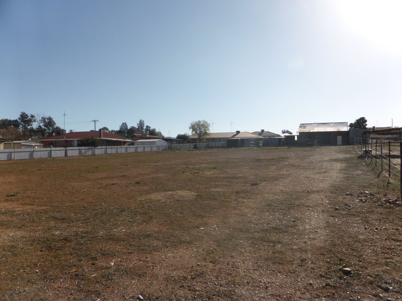 122-124 Victoria Street, Parkes NSW 2870