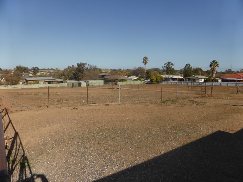 122-124 Victoria Street, Parkes NSW 2870