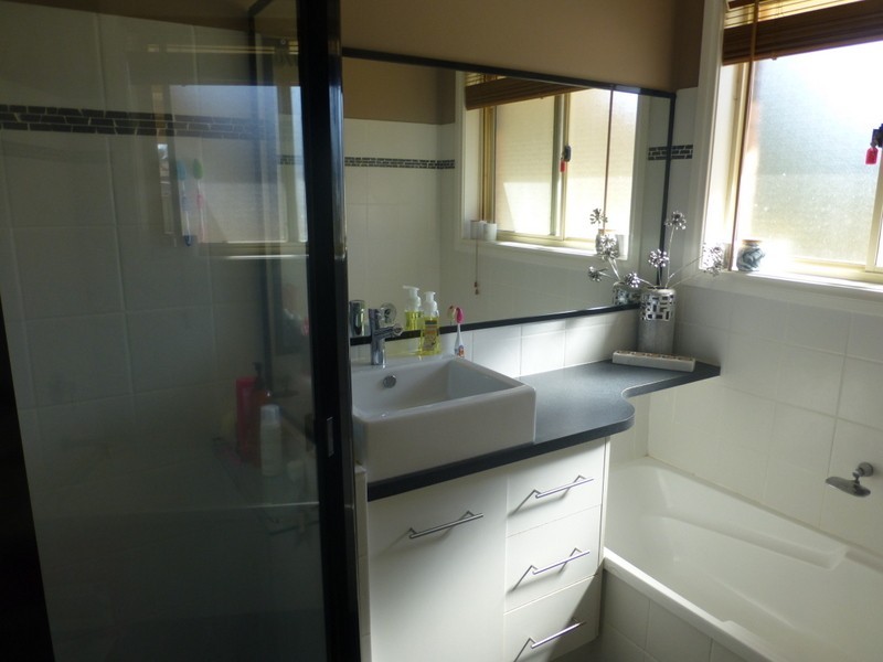13 Ebelina Crescent, Parkes NSW 2870