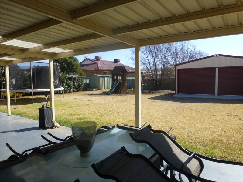 13 Ebelina Crescent, Parkes NSW 2870