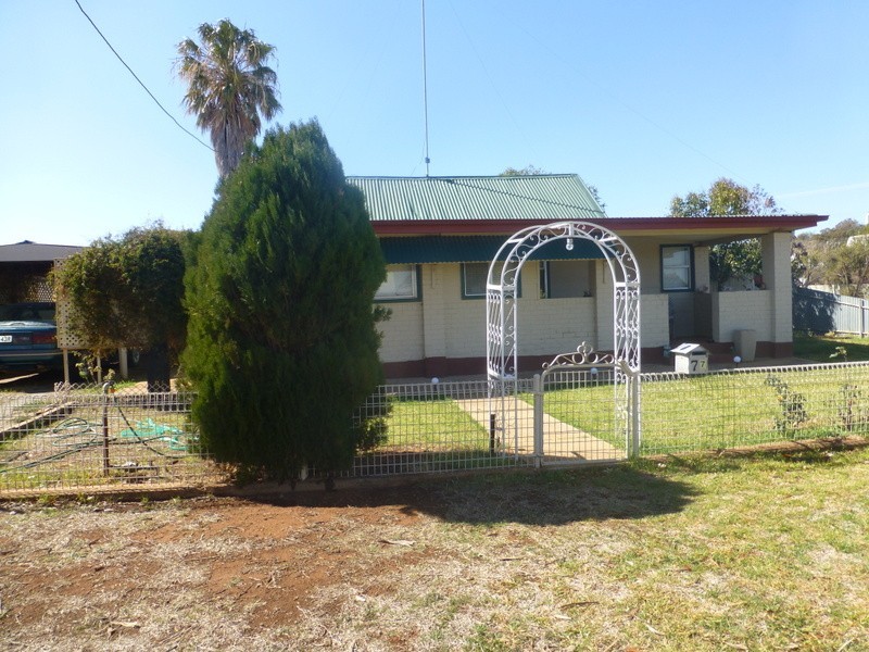 77 Hill Street, Parkes NSW 2870