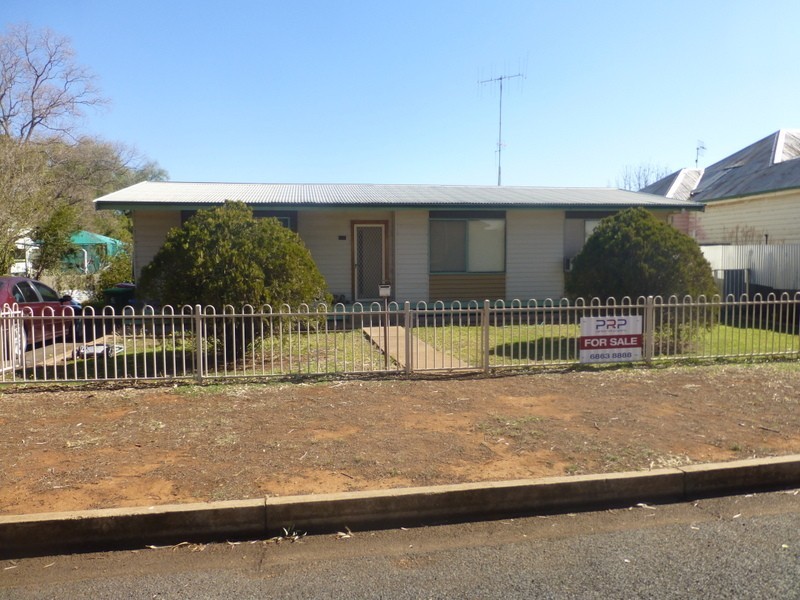 106 Derribong Street, Peak Hill NSW 2869