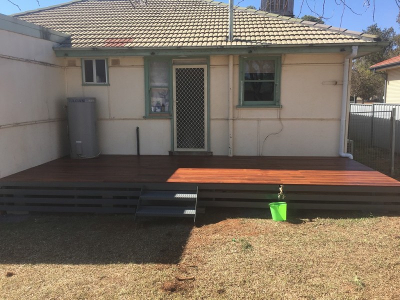 8 Porter Street, Parkes NSW 2870