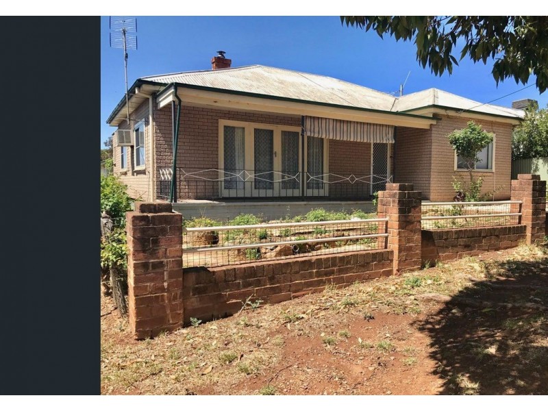 1 Howard Street, Parkes NSW 2870