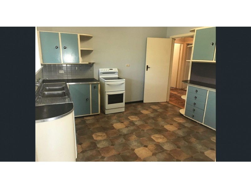 1 Howard Street, Parkes NSW 2870
