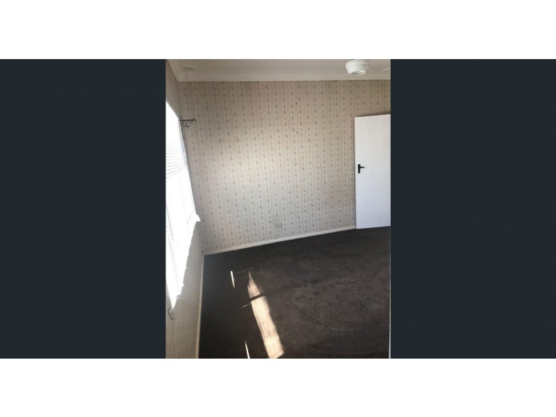 1 Howard Street, Parkes NSW 2870