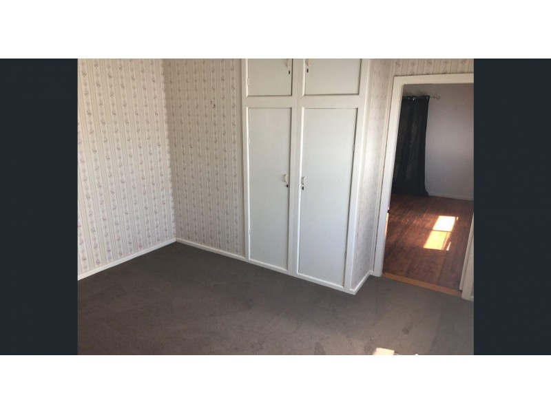 1 Howard Street, Parkes NSW 2870
