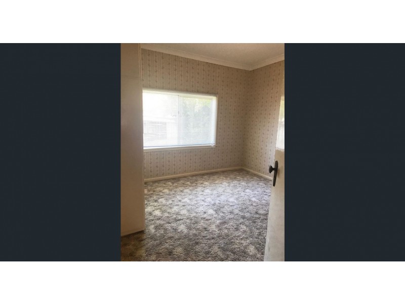 1 Howard Street, Parkes NSW 2870