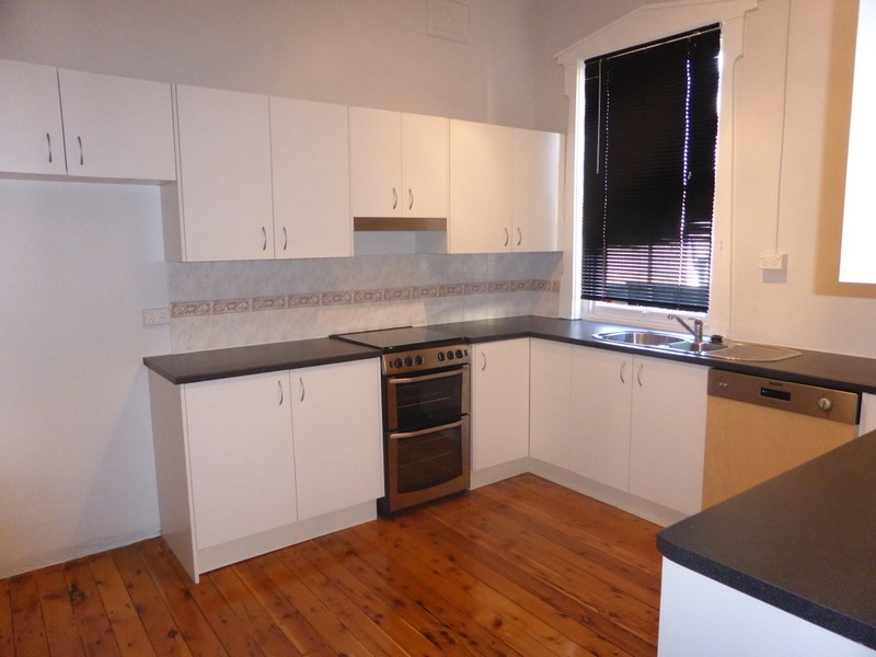 1 Keast Street, Parkes NSW 2870