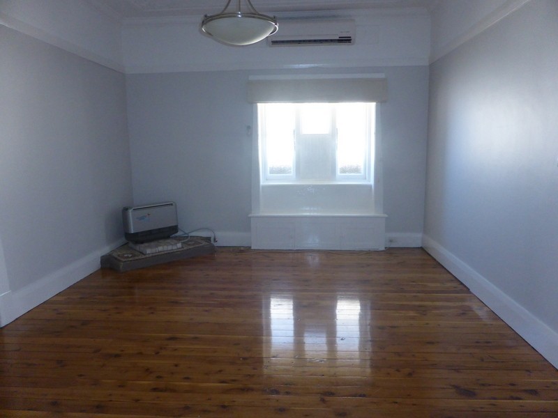 1 Keast Street, Parkes NSW 2870