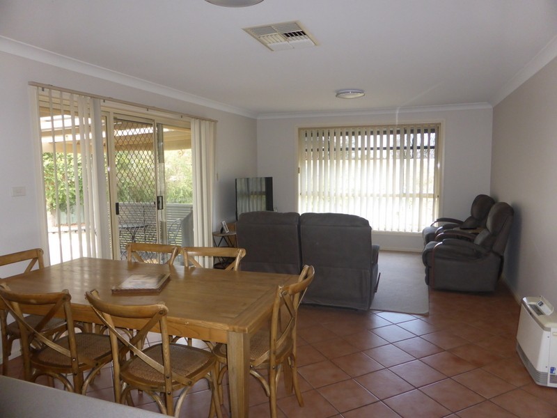 14 Glenburnie Close, Parkes NSW 2870