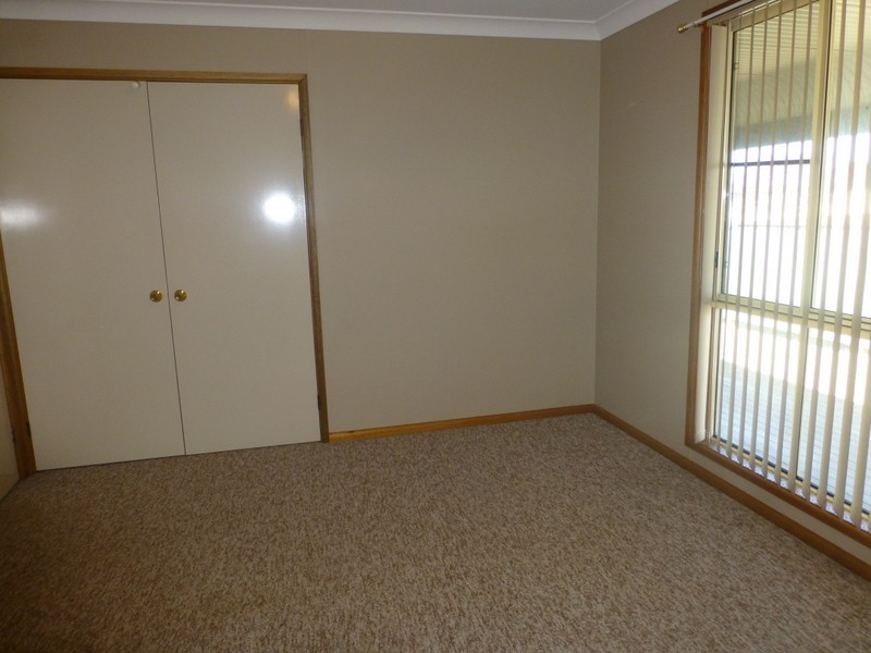 6 Koala Street, Parkes NSW 2870