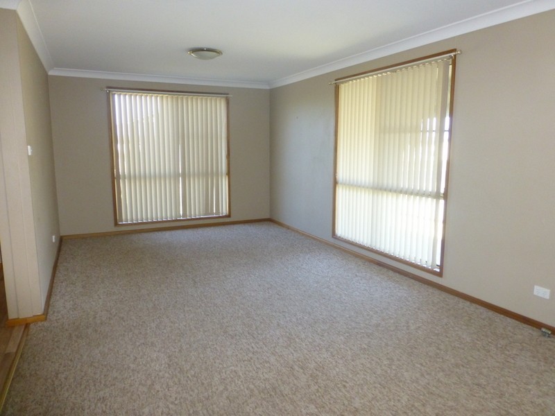 6 Koala Street, Parkes NSW 2870