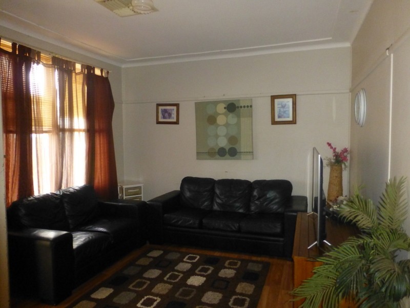 6 Gallop Avenue, Parkes NSW 2870