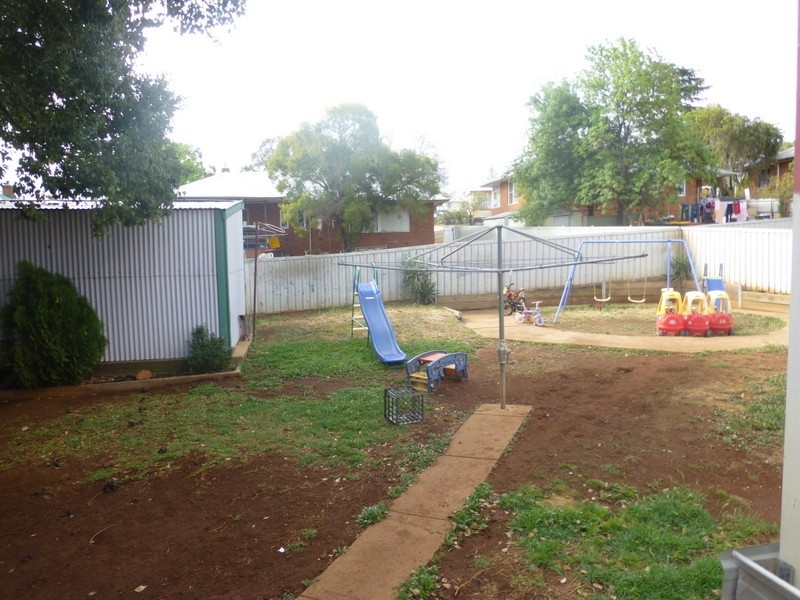 6 Gallop Avenue, Parkes NSW 2870