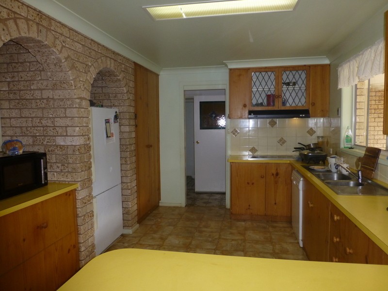 16 Jones Street, Parkes NSW 2870