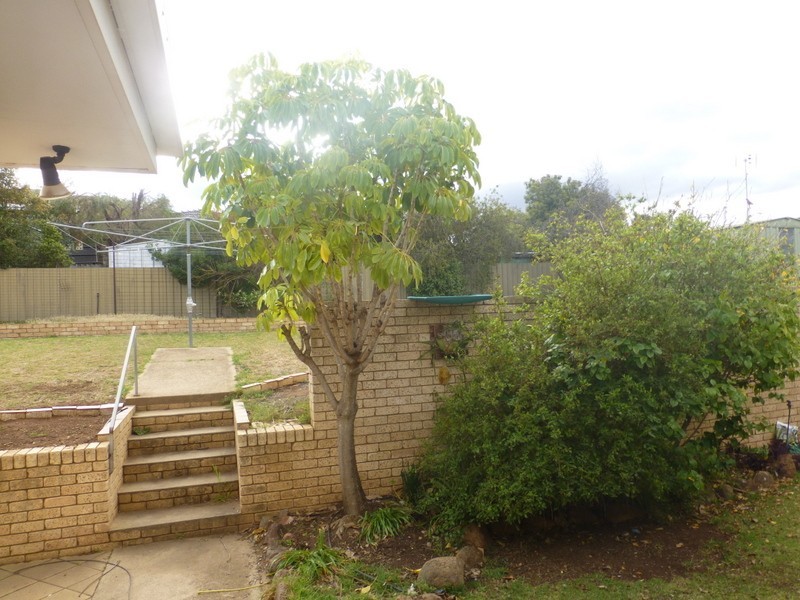 16 Jones Street, Parkes NSW 2870