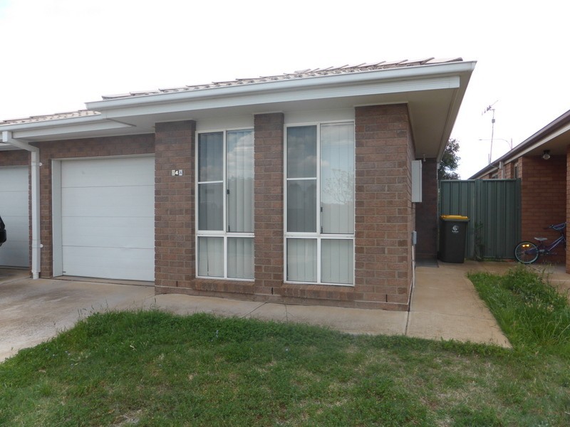 74A Close Street, Parkes NSW 2870