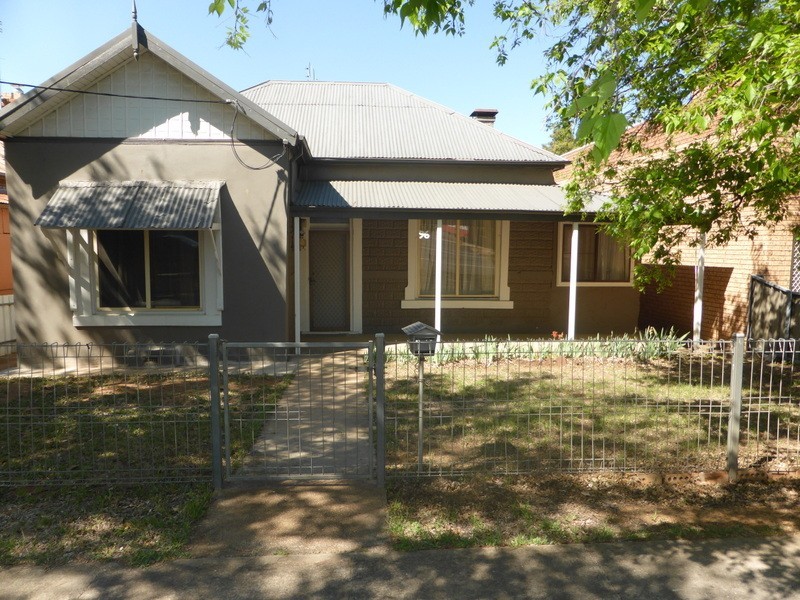 96 Clarinda Street, Parkes NSW 2870