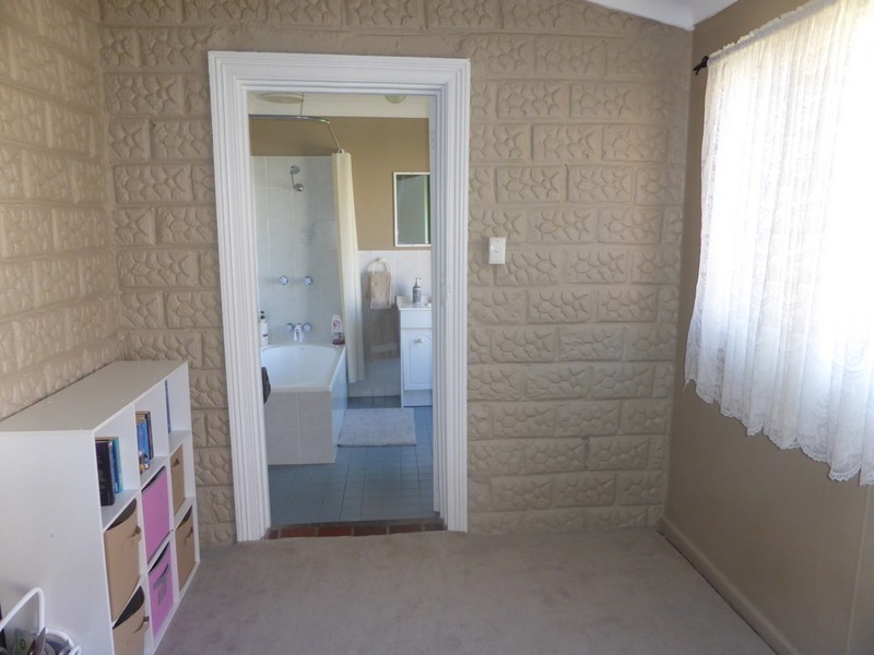 96 Clarinda Street, Parkes NSW 2870