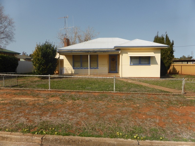 35 Webb Street, Parkes NSW 2870