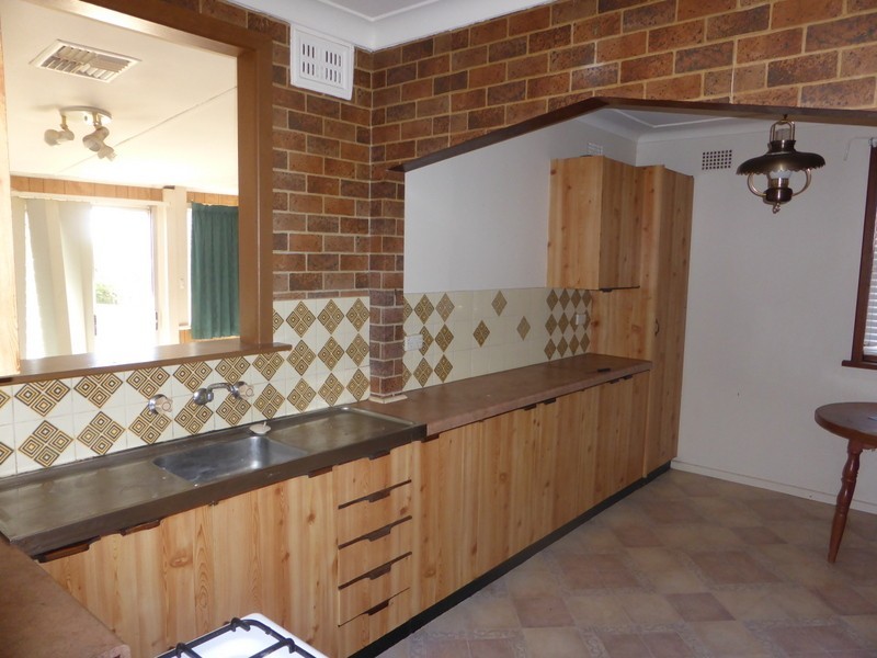 3 Dalley Street, Parkes NSW 2870