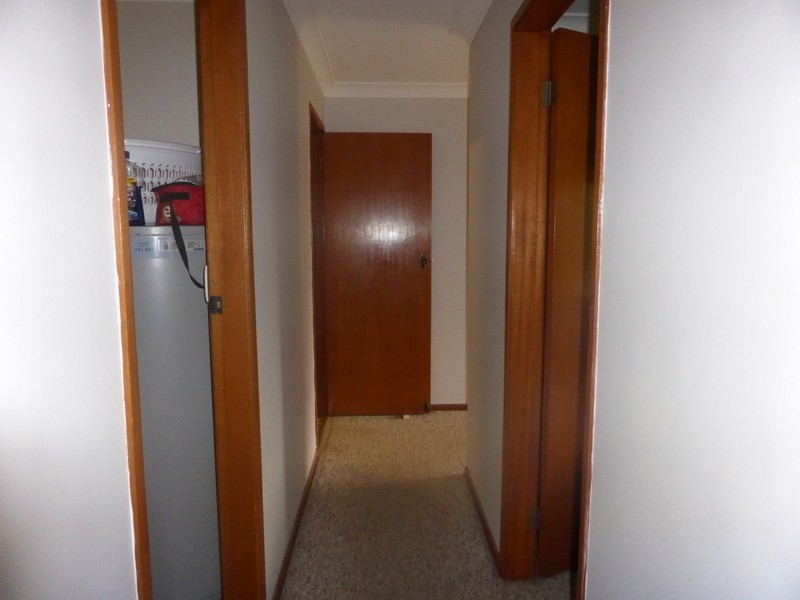 8 Bowditch Crescent, Parkes NSW 2870