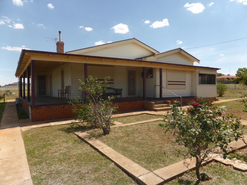 19 Best Street, Parkes NSW 2870