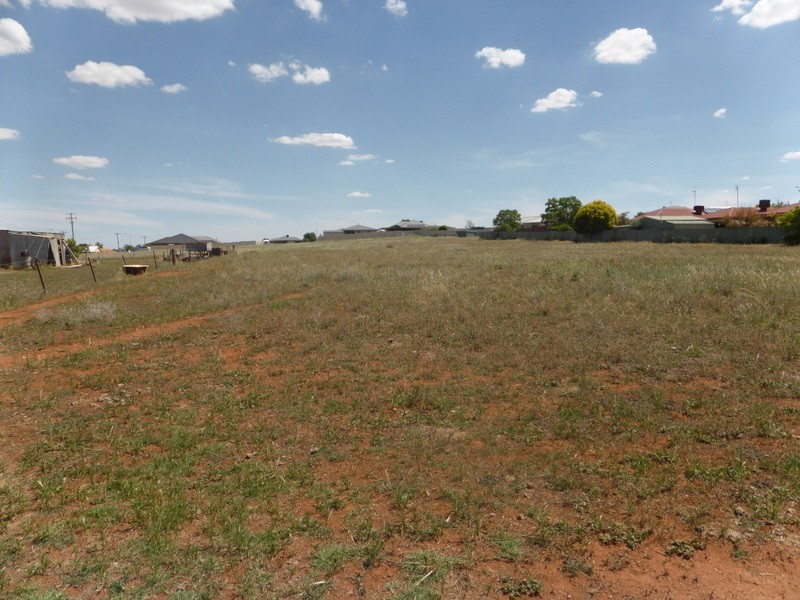 19 Best Street, Parkes NSW 2870